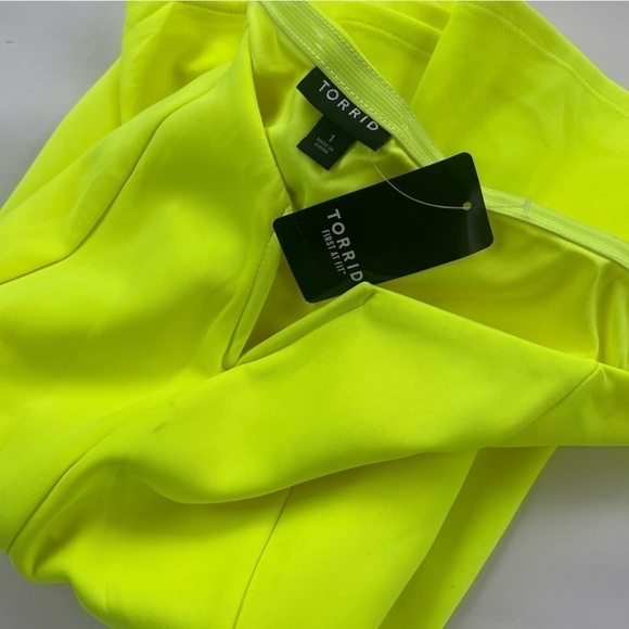 TORRID Scuba Off-Shoulder V Bar Peplum Top Neon Yellow Size 14/16 NWT - Picture 2 of 12